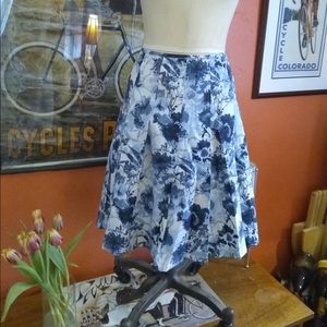 FABULOUS FLIRTY SKIRT (ANN TAYLOR 0P)